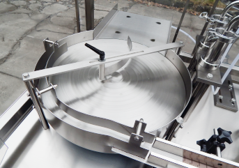 8ml、13ml、15ml裝眼藥水灌裝機(jī)細(xì)節(jié)圖